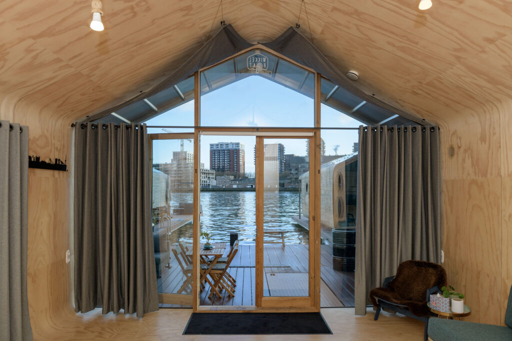 wikkelboat wikkelhouse nomad holiday home tiny house little cardboard karton water woonboot cabin fever